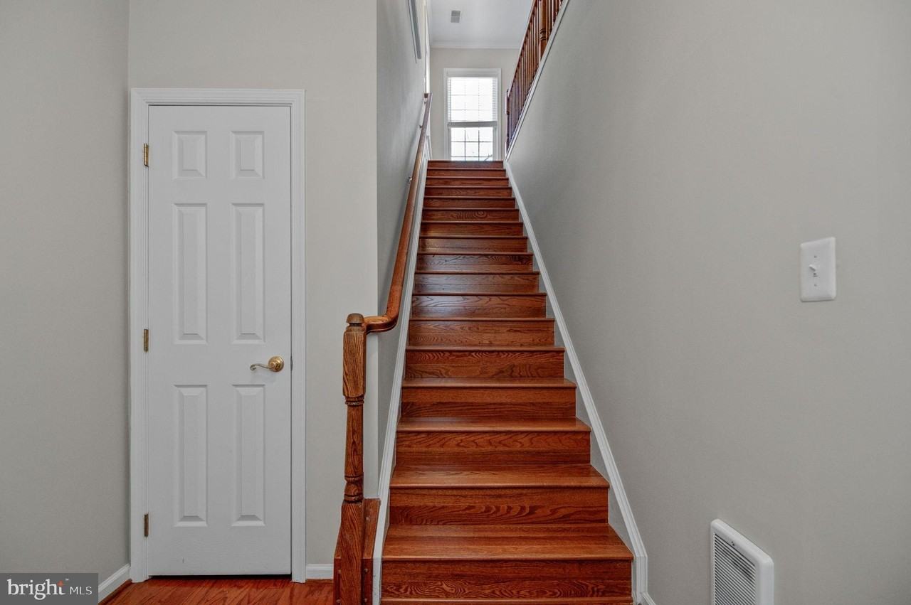4619 Hummingbird Ln - Photo 4 of 32