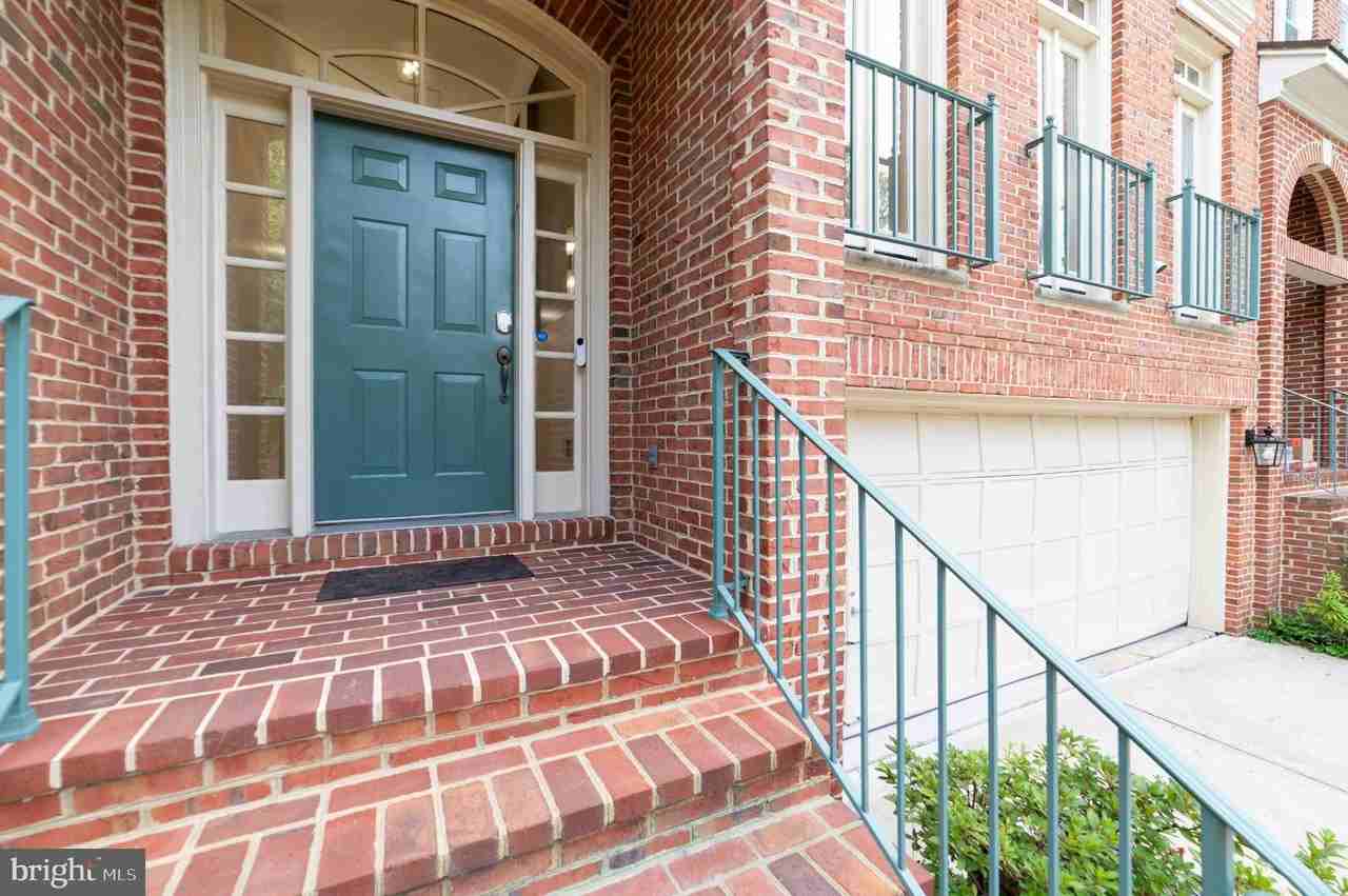 7704 Annandale Mains Ct