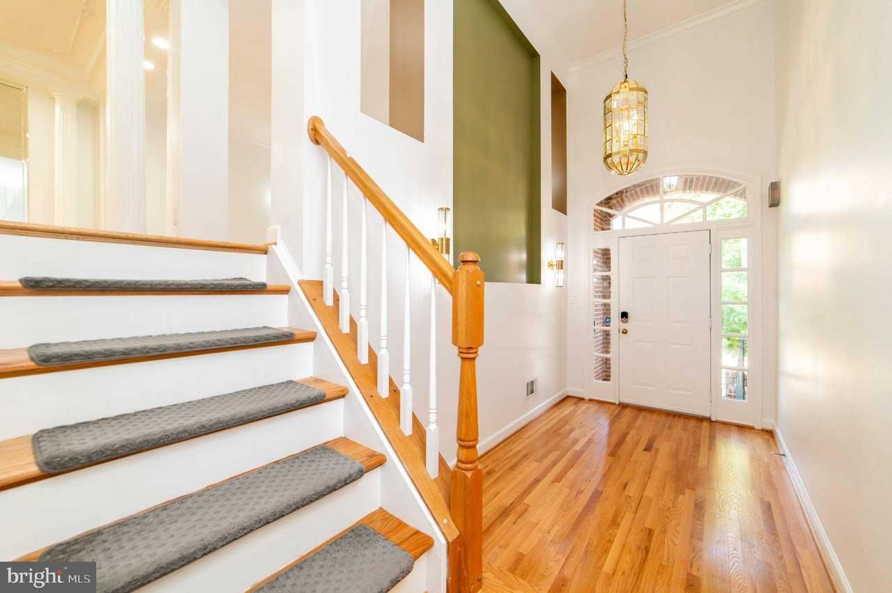 7704 Annandale Mains Ct - Photo 3 of 50