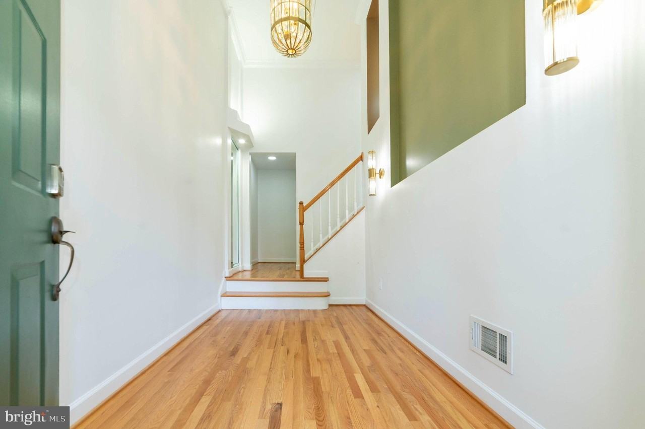 7704 Annandale Mains Ct - Photo 5 of 50