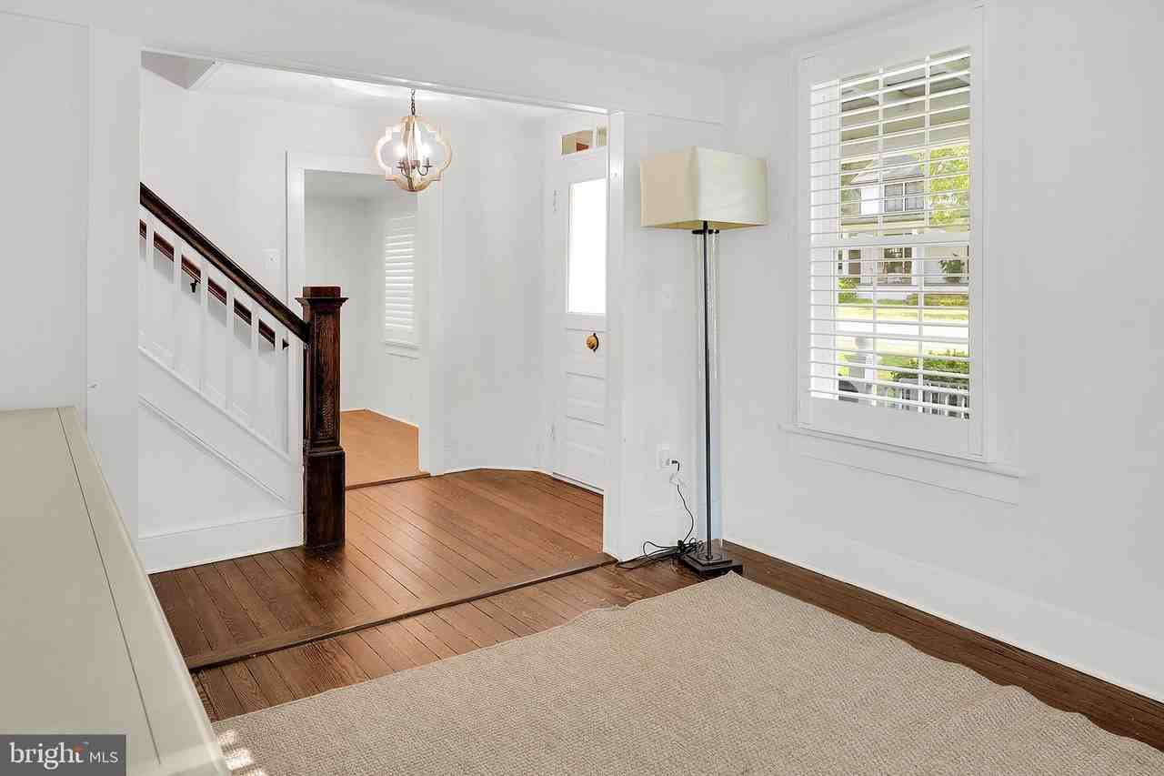 303 E Colonial Hwy - Photo 6 of 36
