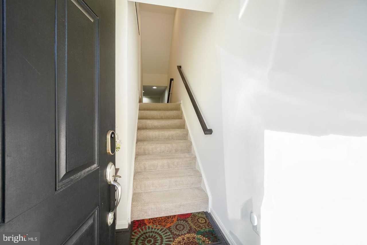 21521 Willow Breeze Sq - Photo 2 of 30