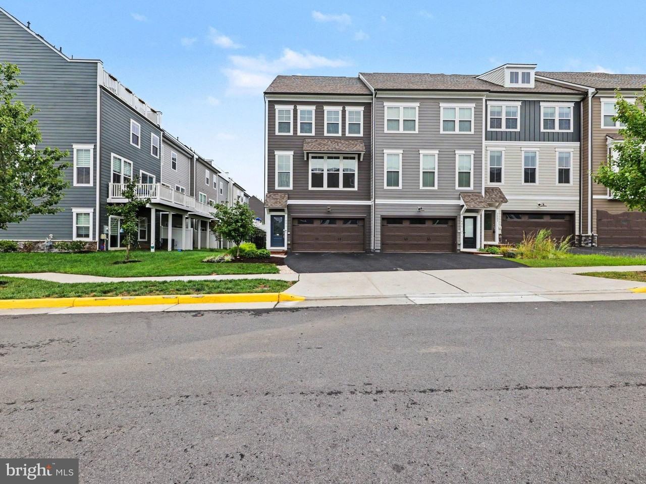 1693 Beech Leaf St - Photo 2 of 27