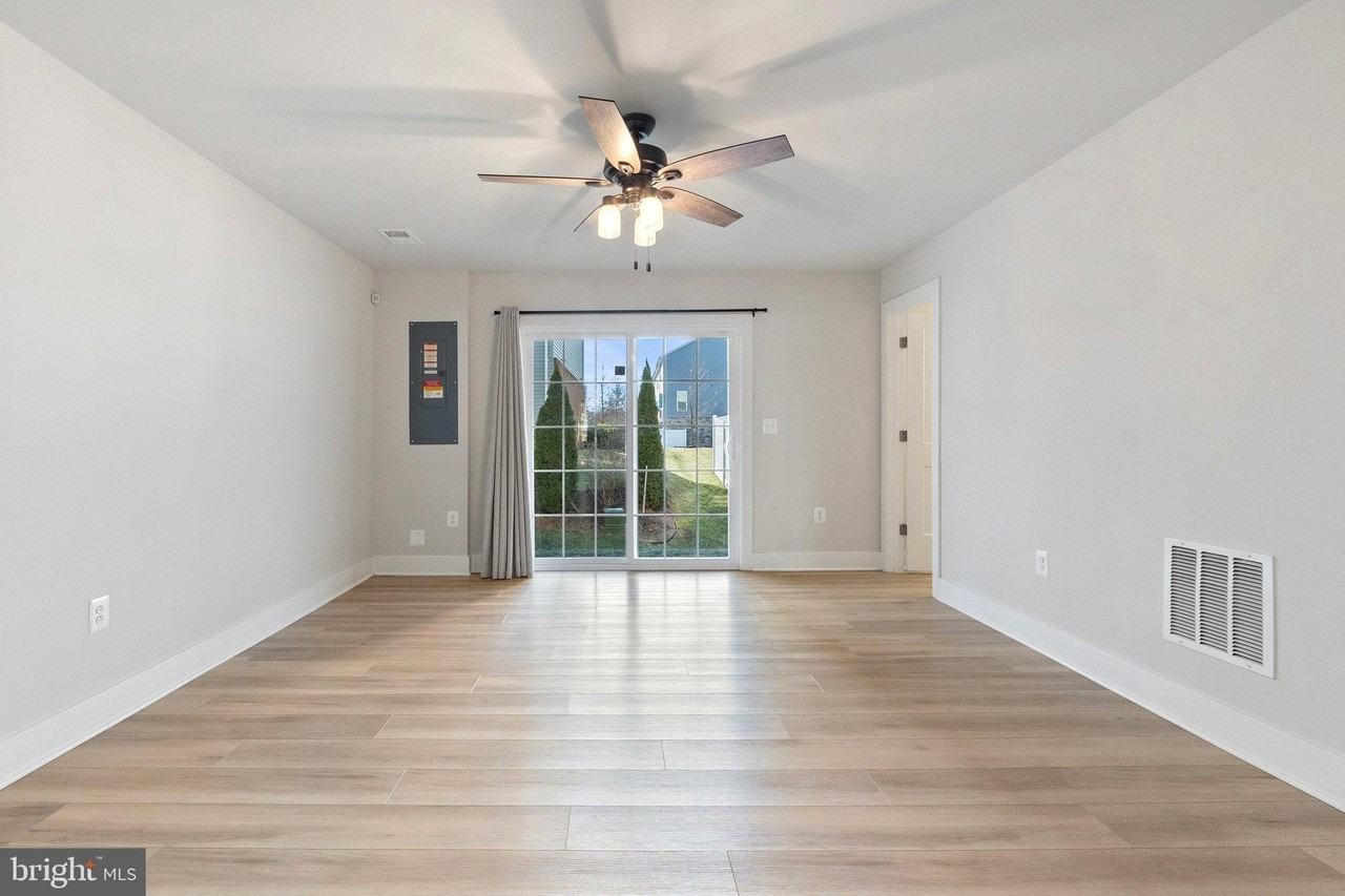 10510 Hinton Way - Photo 6 of 37