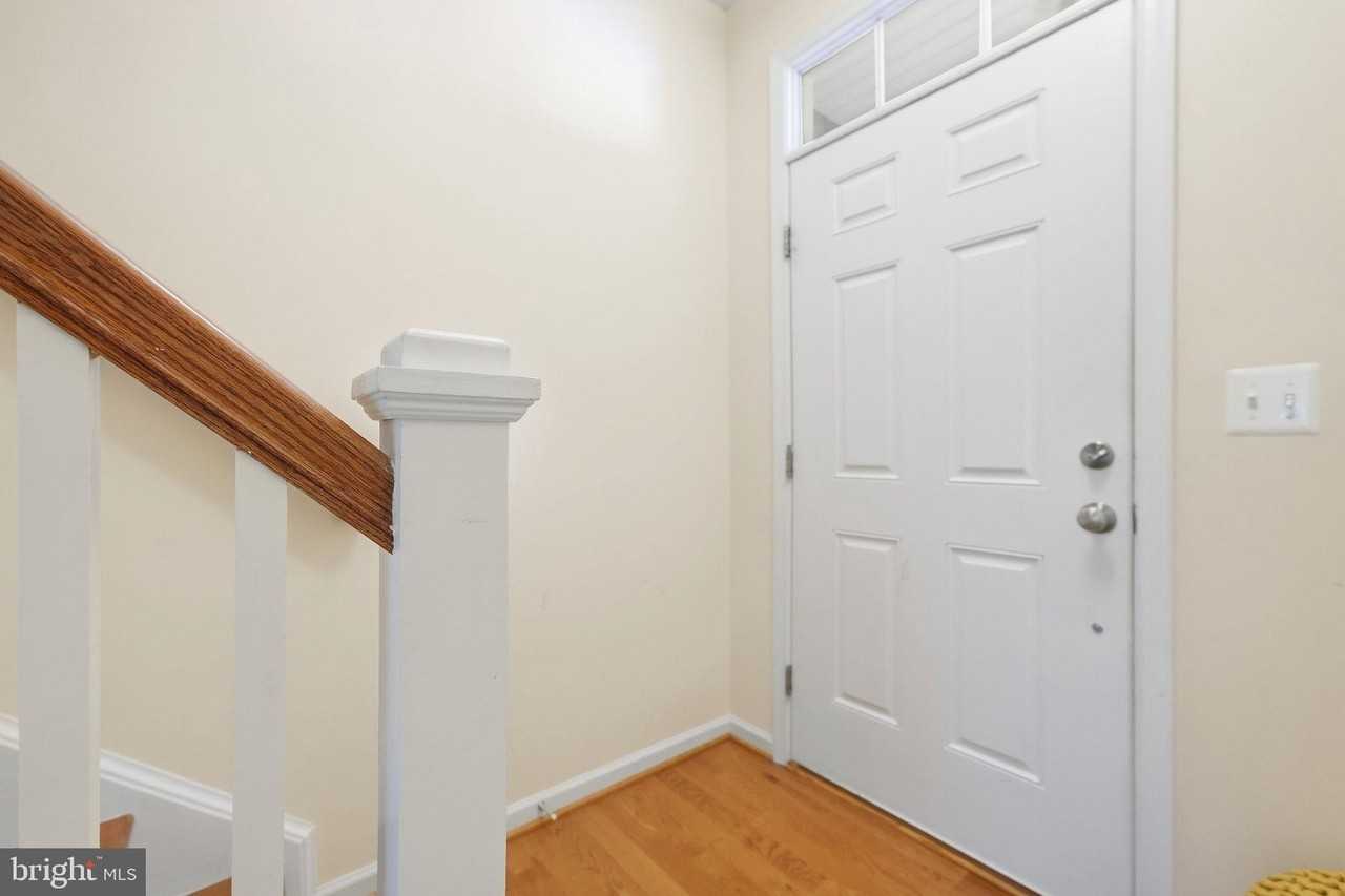 1571 Renate Dr - Photo 4 of 32