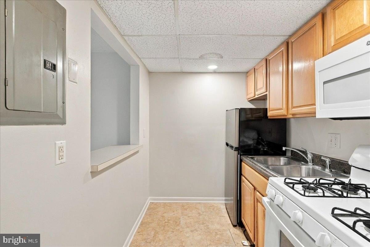 116 N Indian Aly #101 - Photo 5 of 17