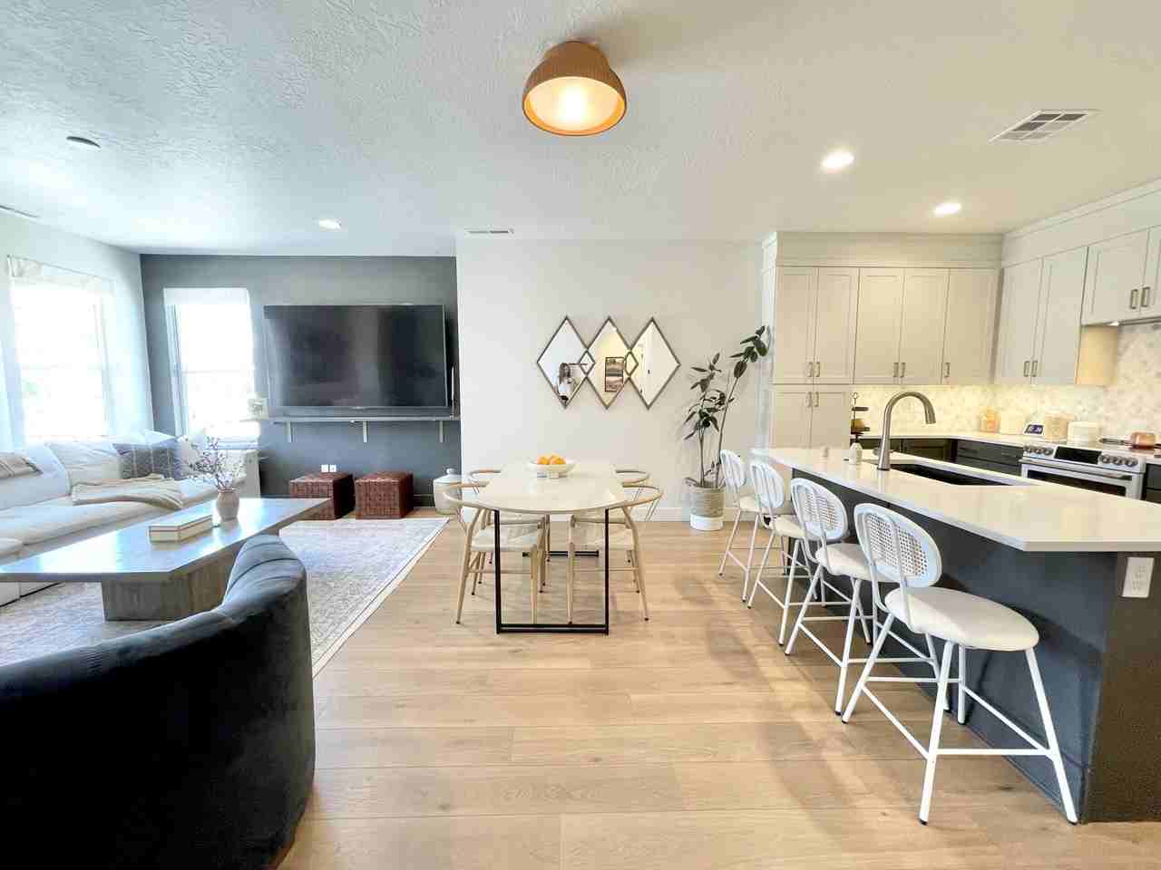 714 W Claystone Dr - Photo 5 of 43