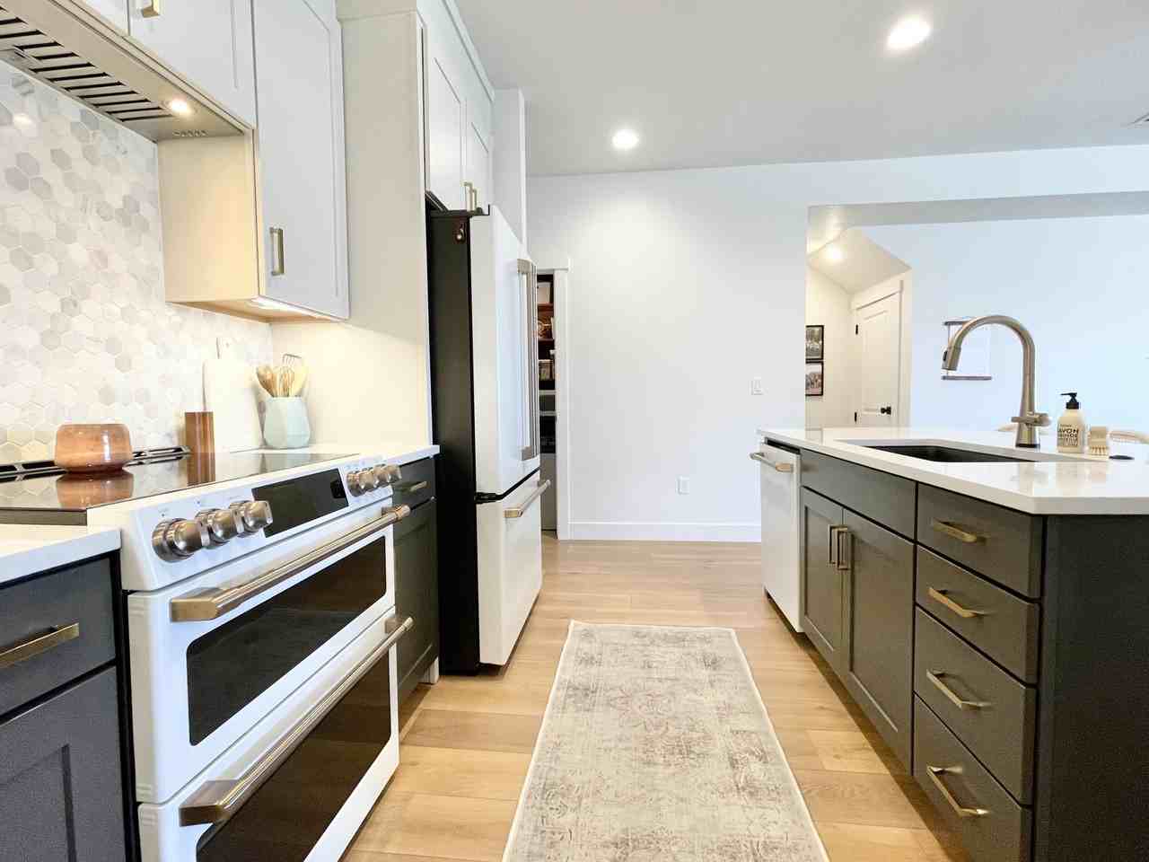 714 W Claystone Dr - Photo 7 of 43