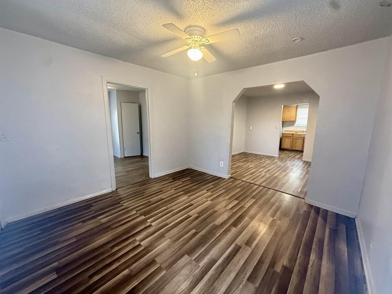 1019 Roosevelt St - Photo 3 of 18