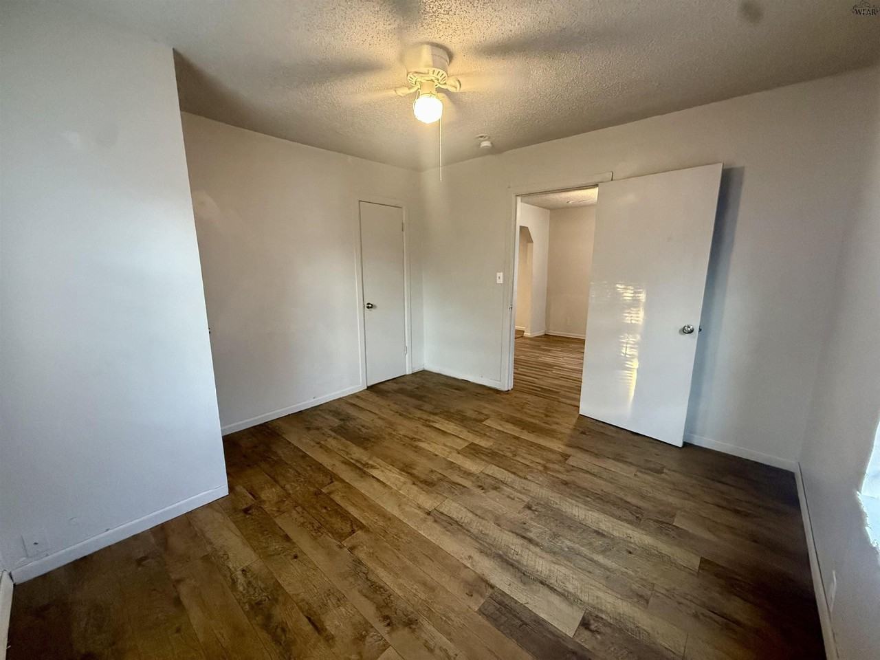 1019 Roosevelt St - Photo 5 of 18