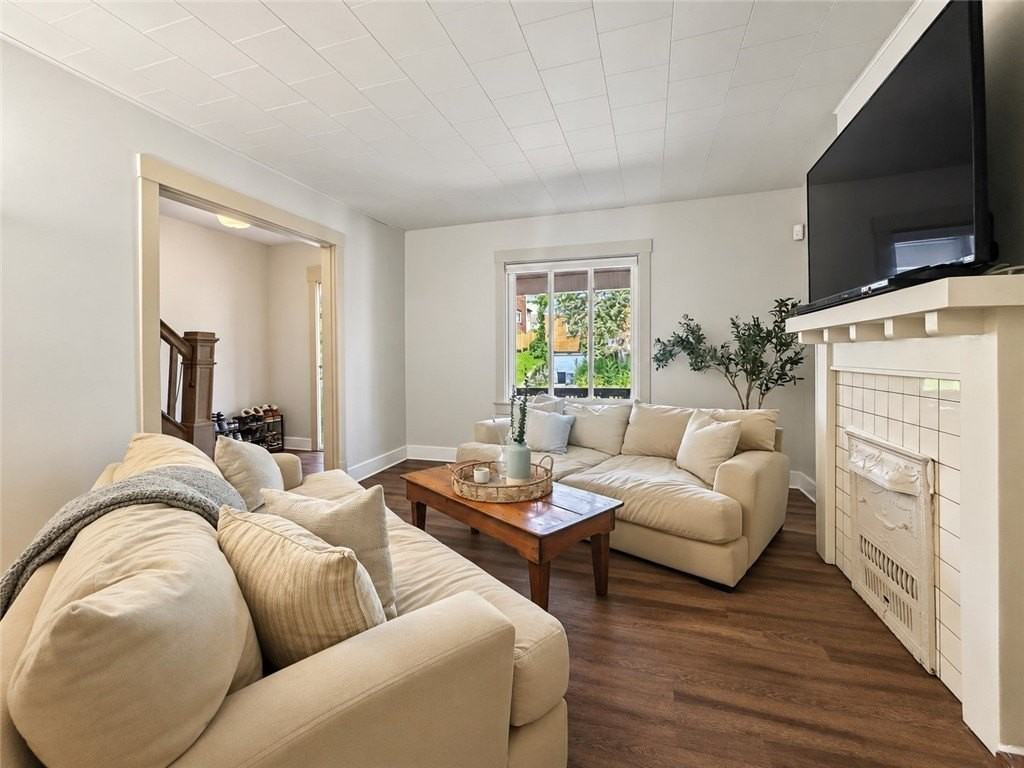 2904 Brentwood Ave - Photo 4 of 15
