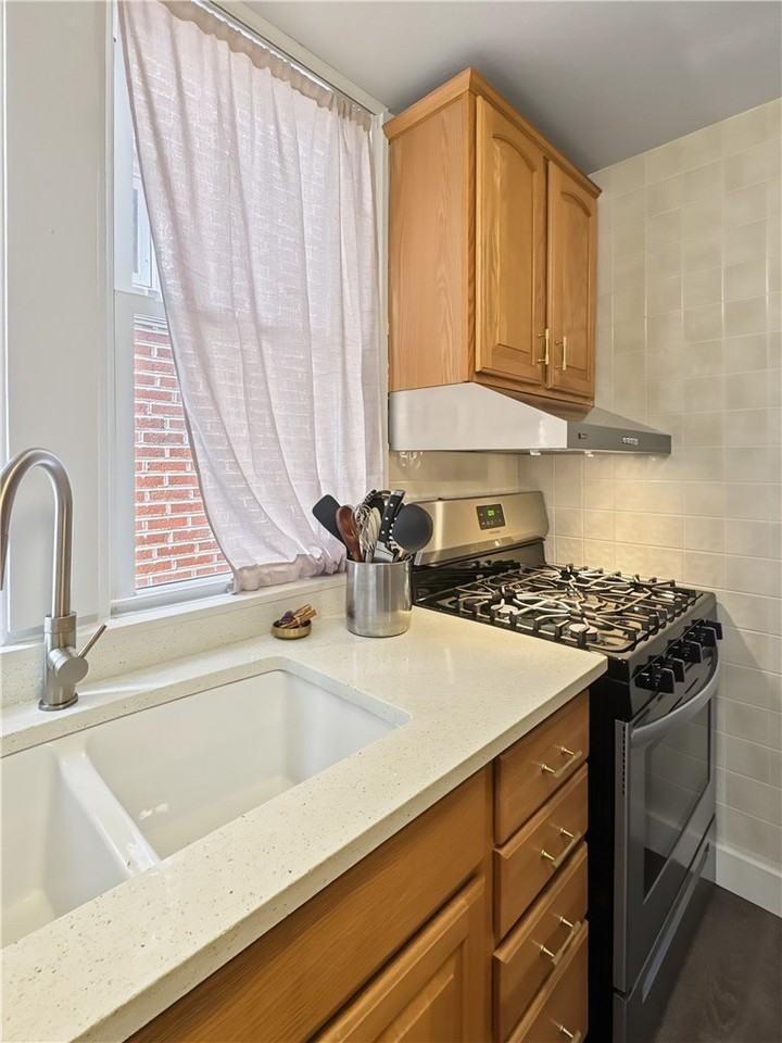 2904 Brentwood Ave - Photo 7 of 15