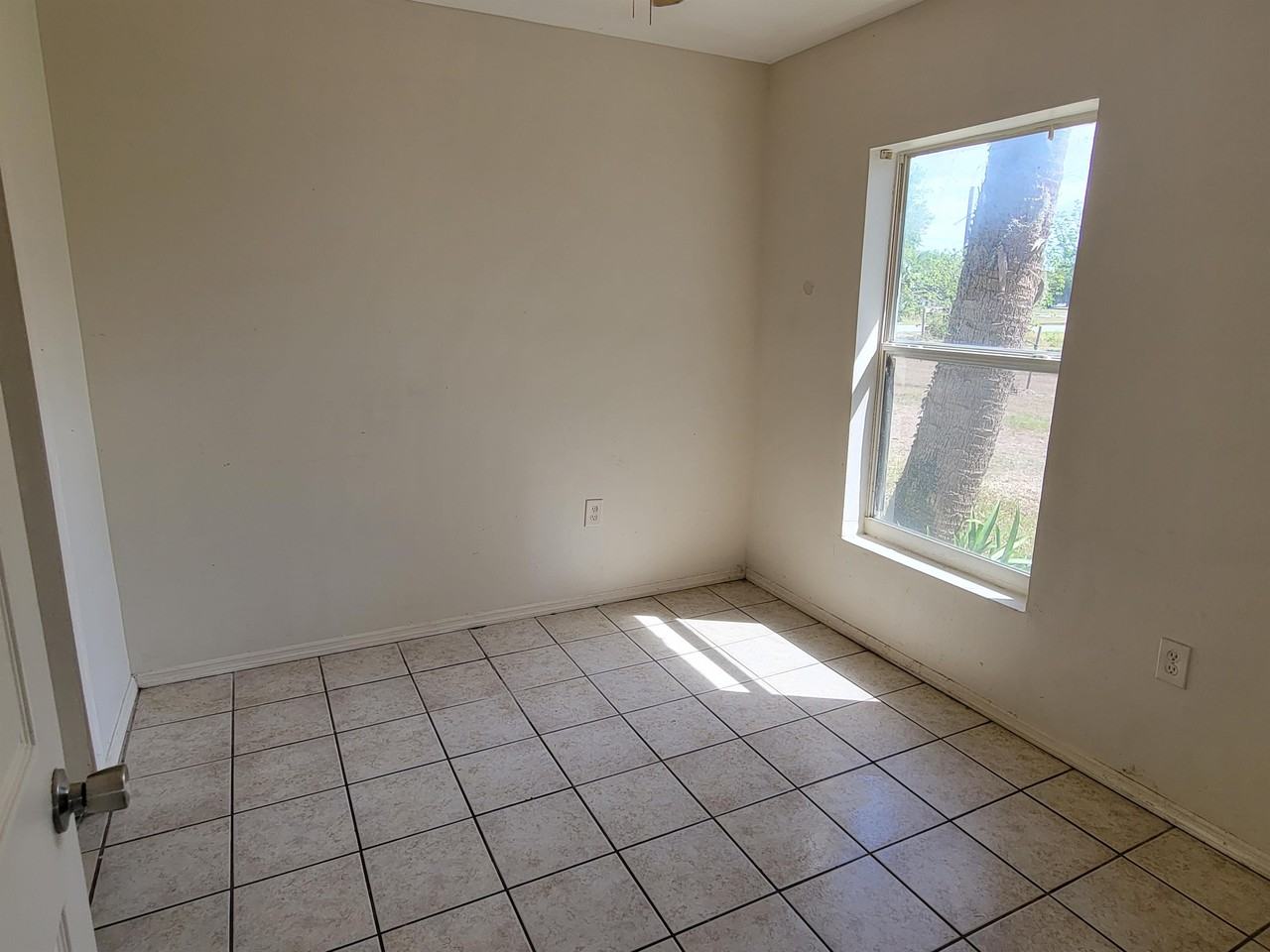 307 E Magnolia St #2 - Photo 2 of 9