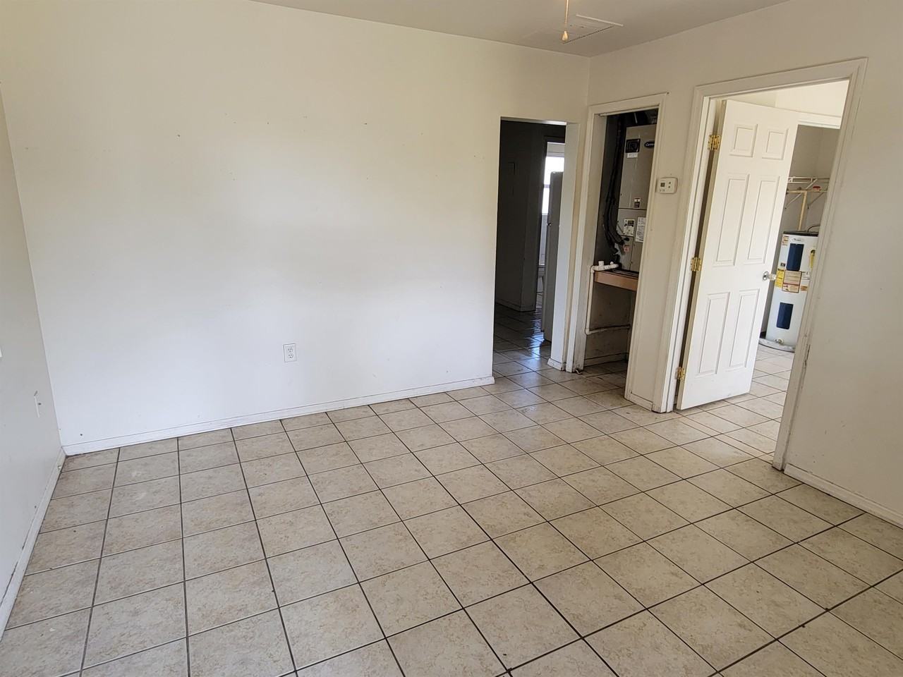 307 E Magnolia St #2 - Photo 3 of 9