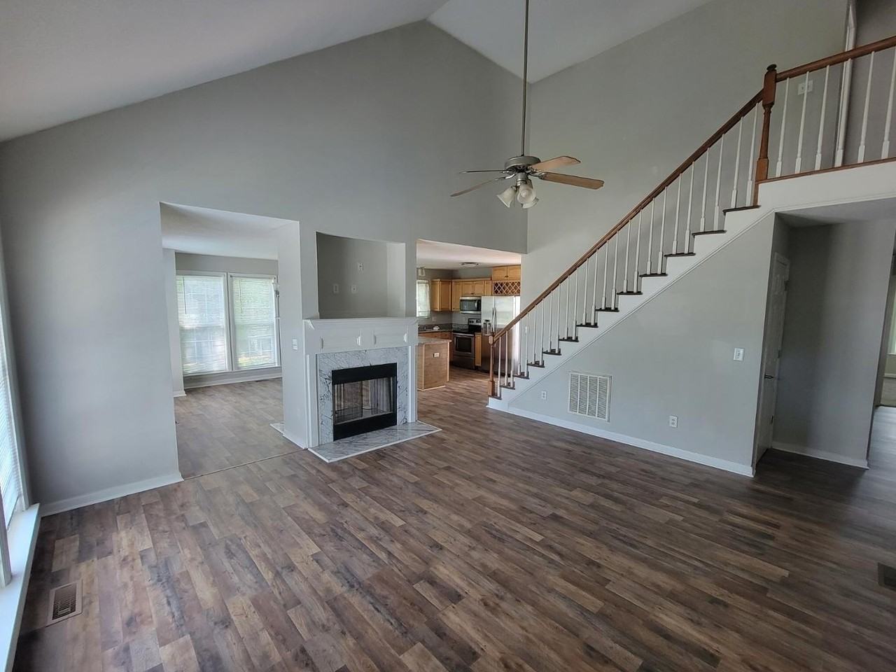 211 Zircon Ln - Photo 3 of 27