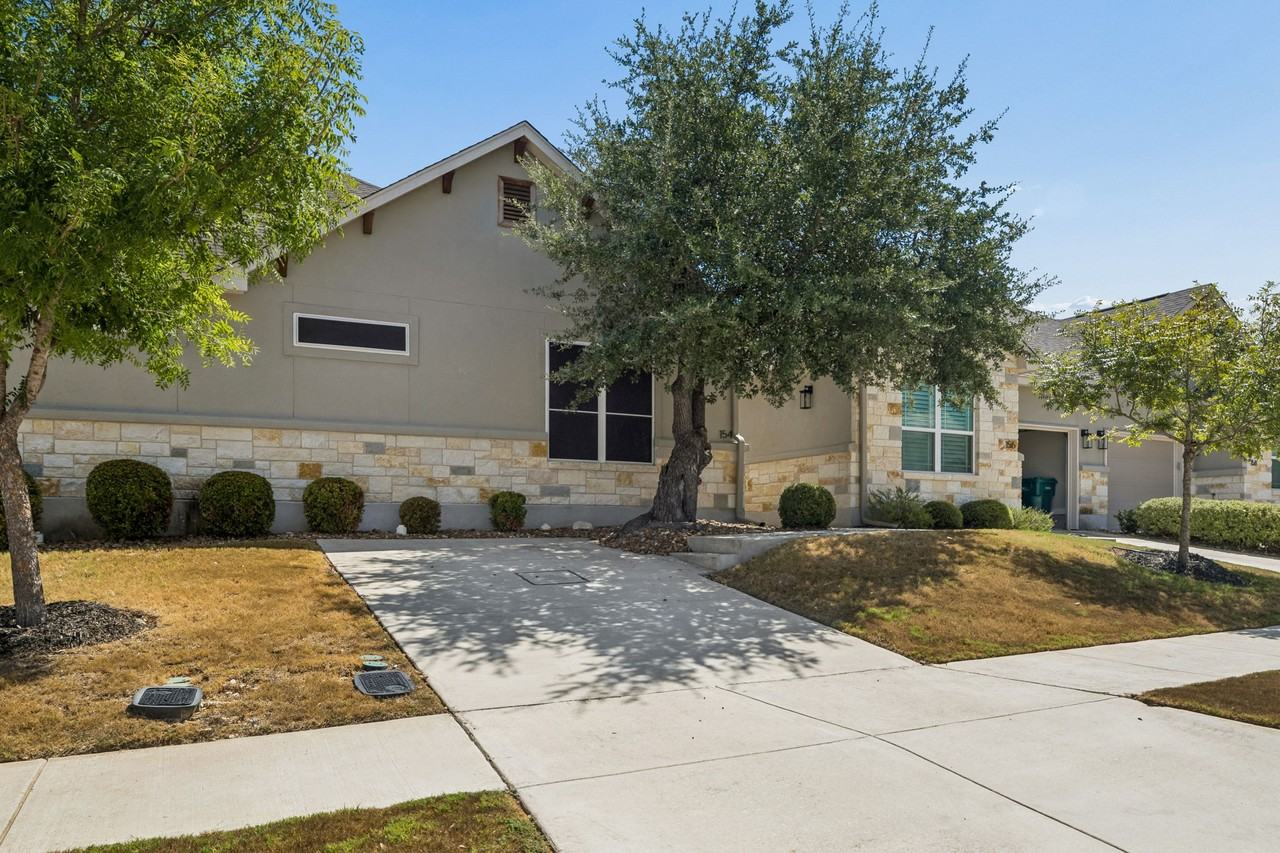 154 Magnolia Cir #1 - Photo 3 of 41