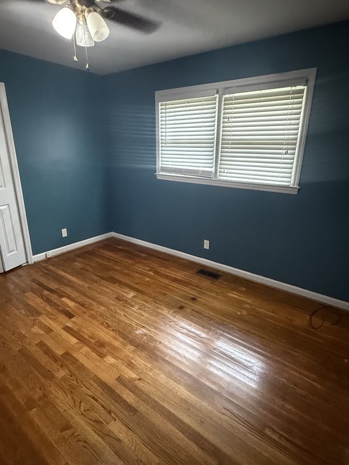 1941 Maple St #1 - Photo 4 of 12