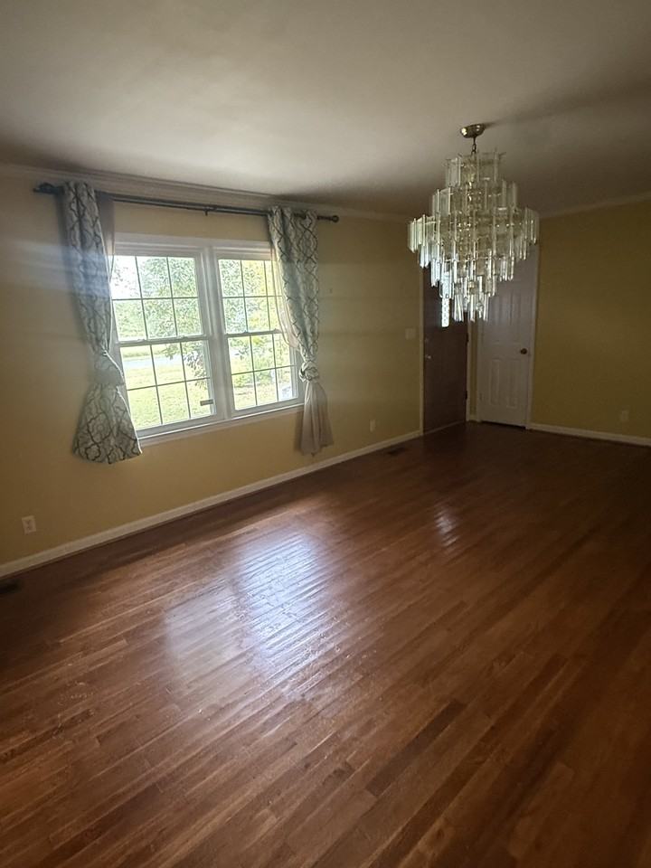 1941 Maple St #1 - Photo 5 of 12