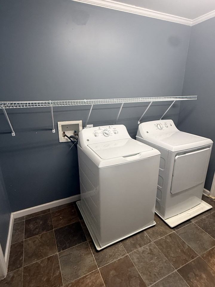 1941 Maple St #1 - Photo 6 of 12