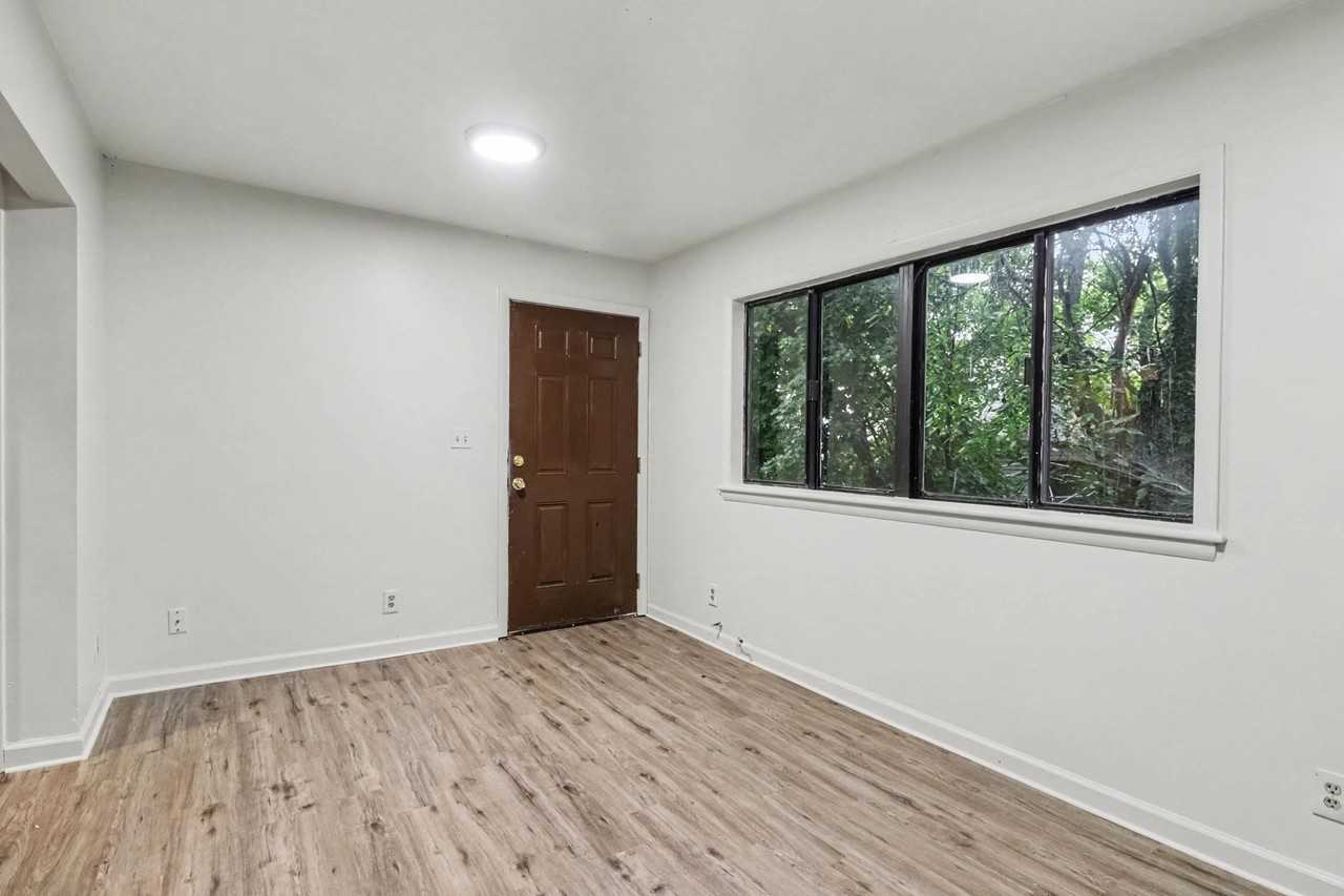 518 Saint Marys Dr #1 - Photo 6 of 15