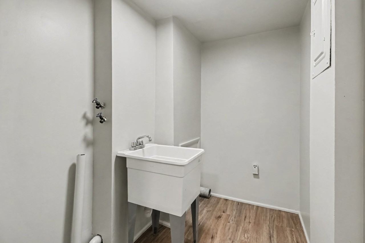 518 Saint Marys Dr #1 - Photo 7 of 15