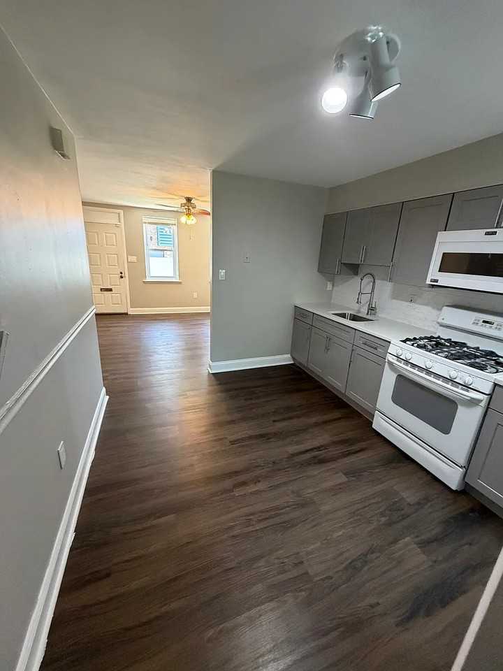 2538 Manton St #1 - Photo 4 of 10