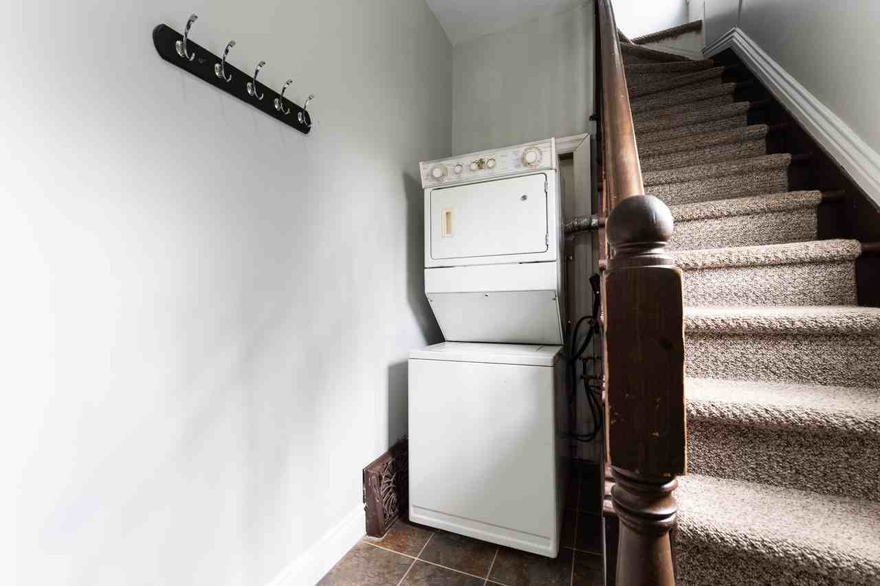 204 Wharncliffe Road South - Photo 3 of 19