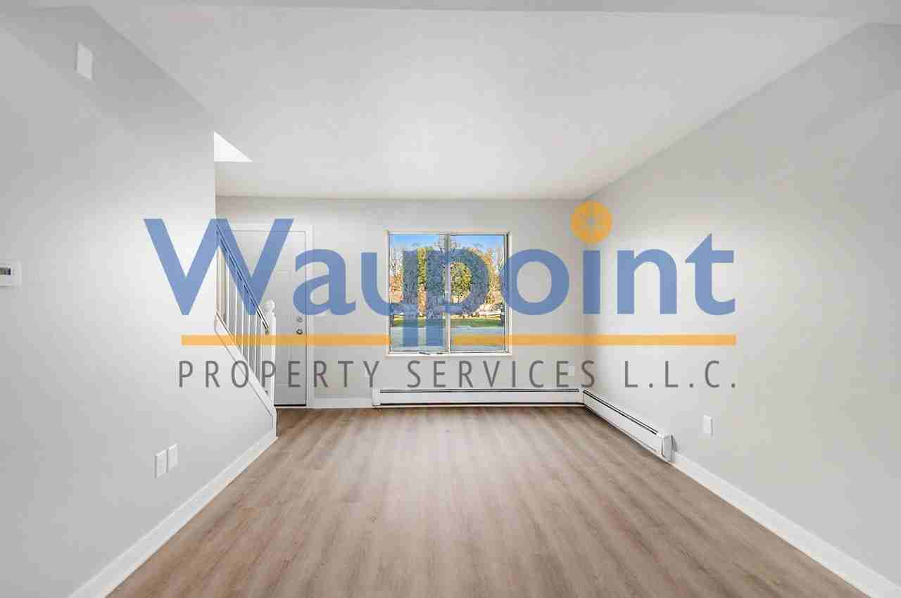 315 Smith St #4 - Photo 5 of 10