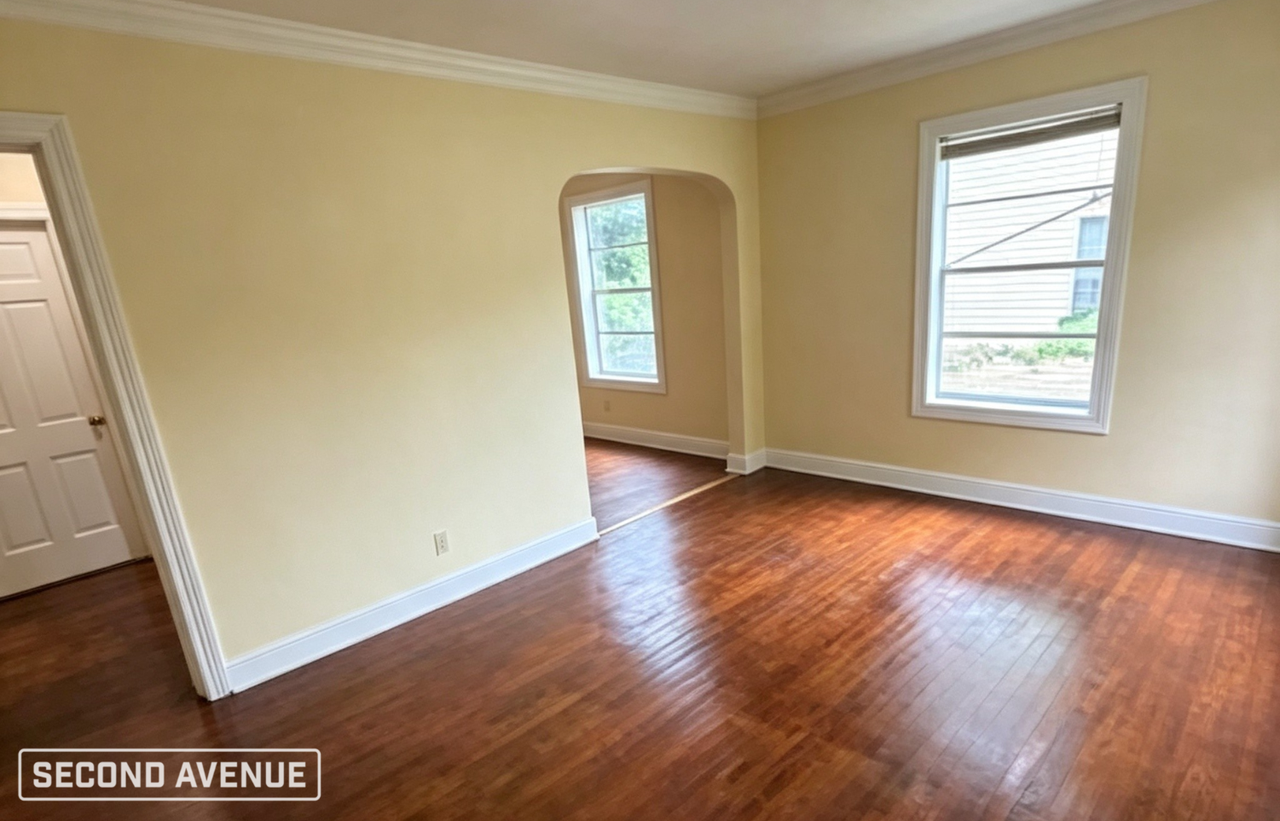2426 Boyle Ave - Photo 2 of 14