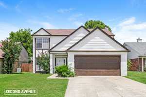 featured image of 2712 Creekwood Ln