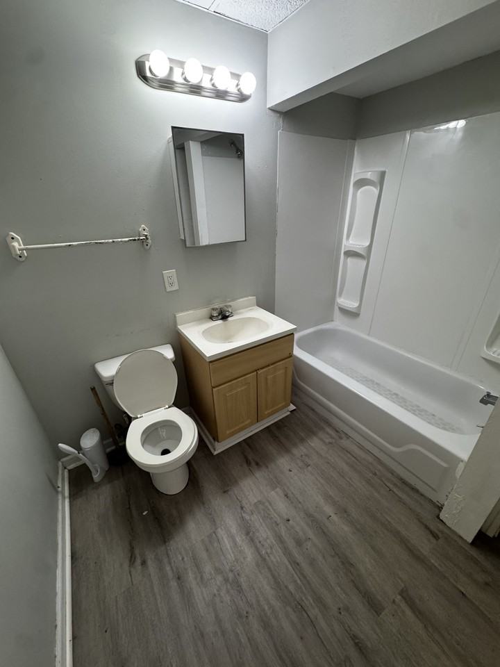 187189 Main St N #1 - Photo 6 of 18