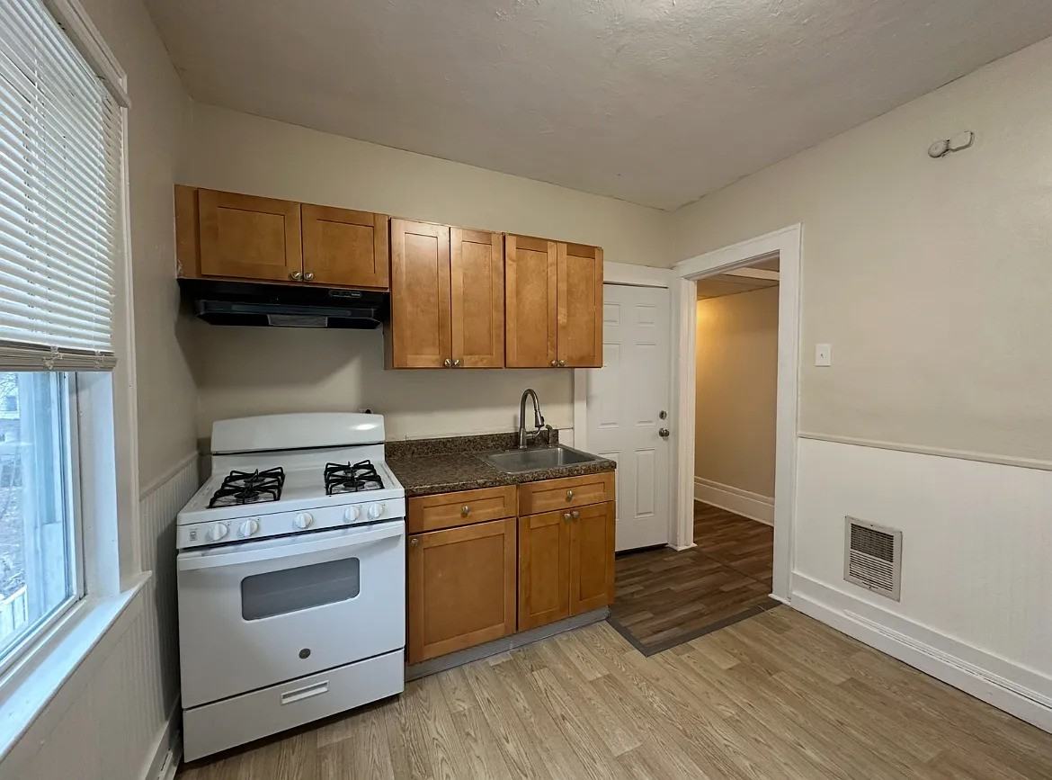 242 6th St #244 - Photo 3 of 13