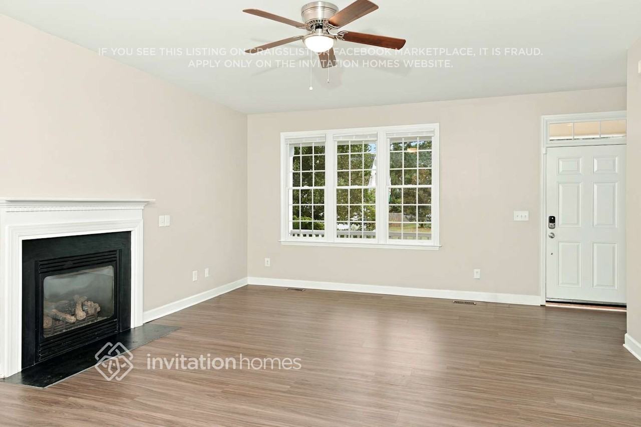 308 Tarragon Trl - Photo 7 of 18