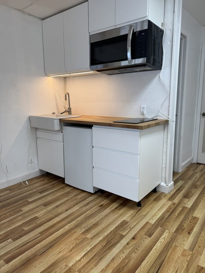 13 S Palmway Ave #B - Photo 2 of 9