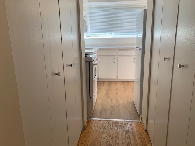 Brooks Manor - Photo 7 of 19