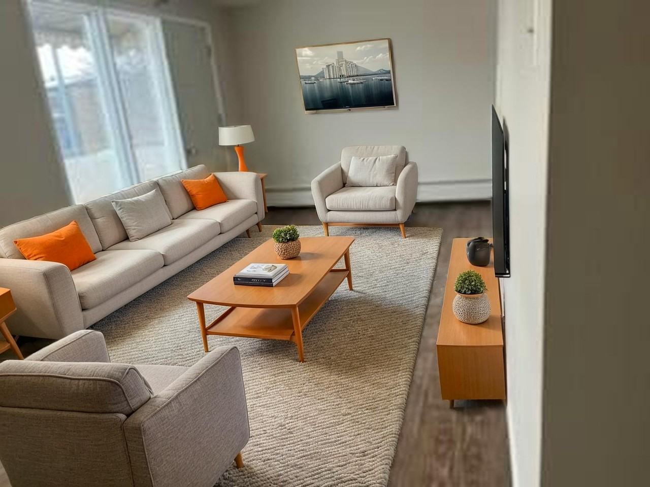 Verdwell Apartments - Photo 3 of 7