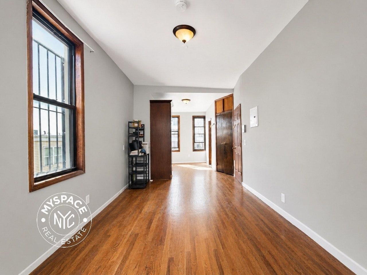 144 Suydam St #2L - Photo 2 of 4