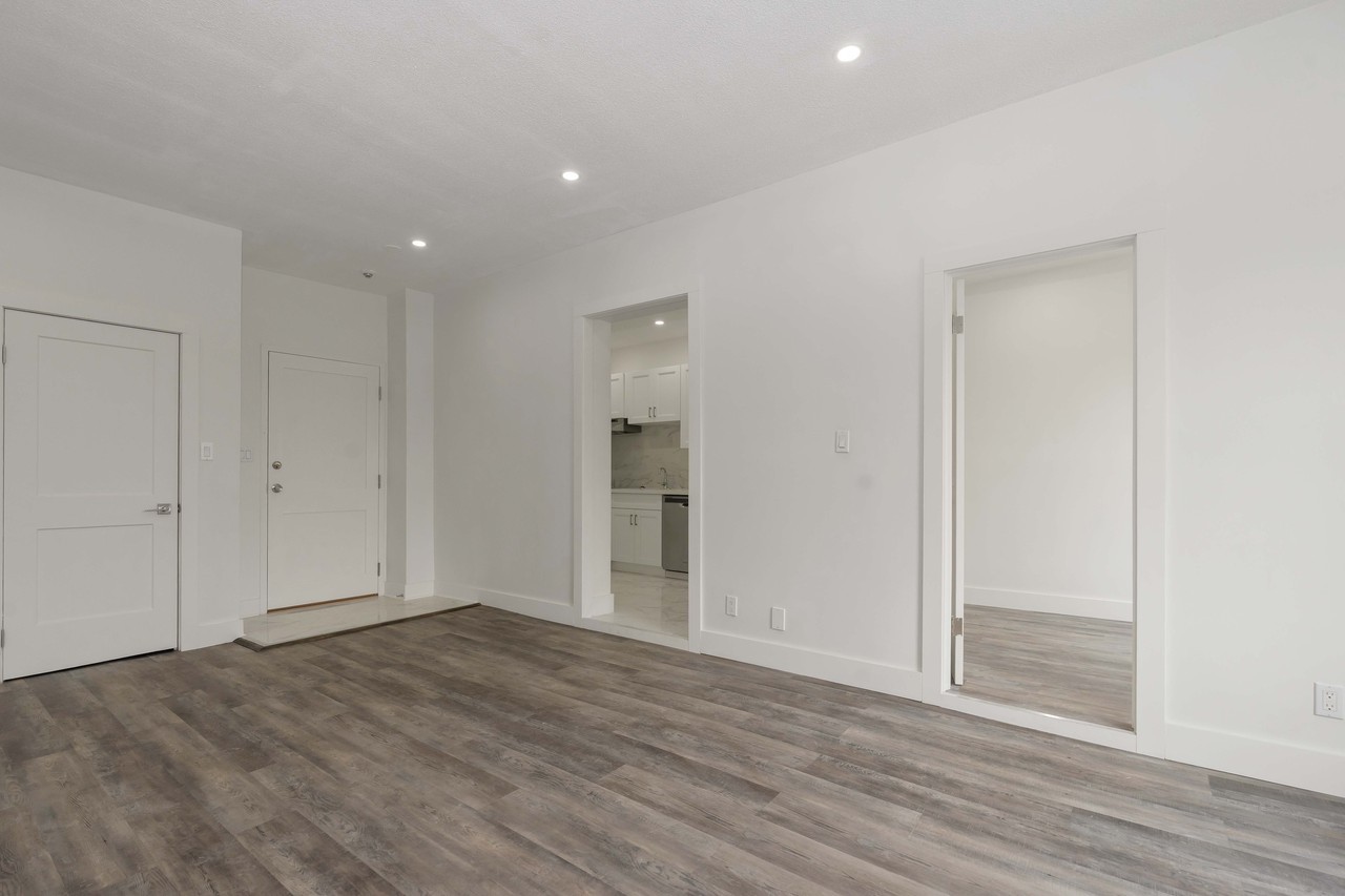 13 - 523 Bay St, Midland, ON L4R 1L2, Canada - Photo 3 of 12