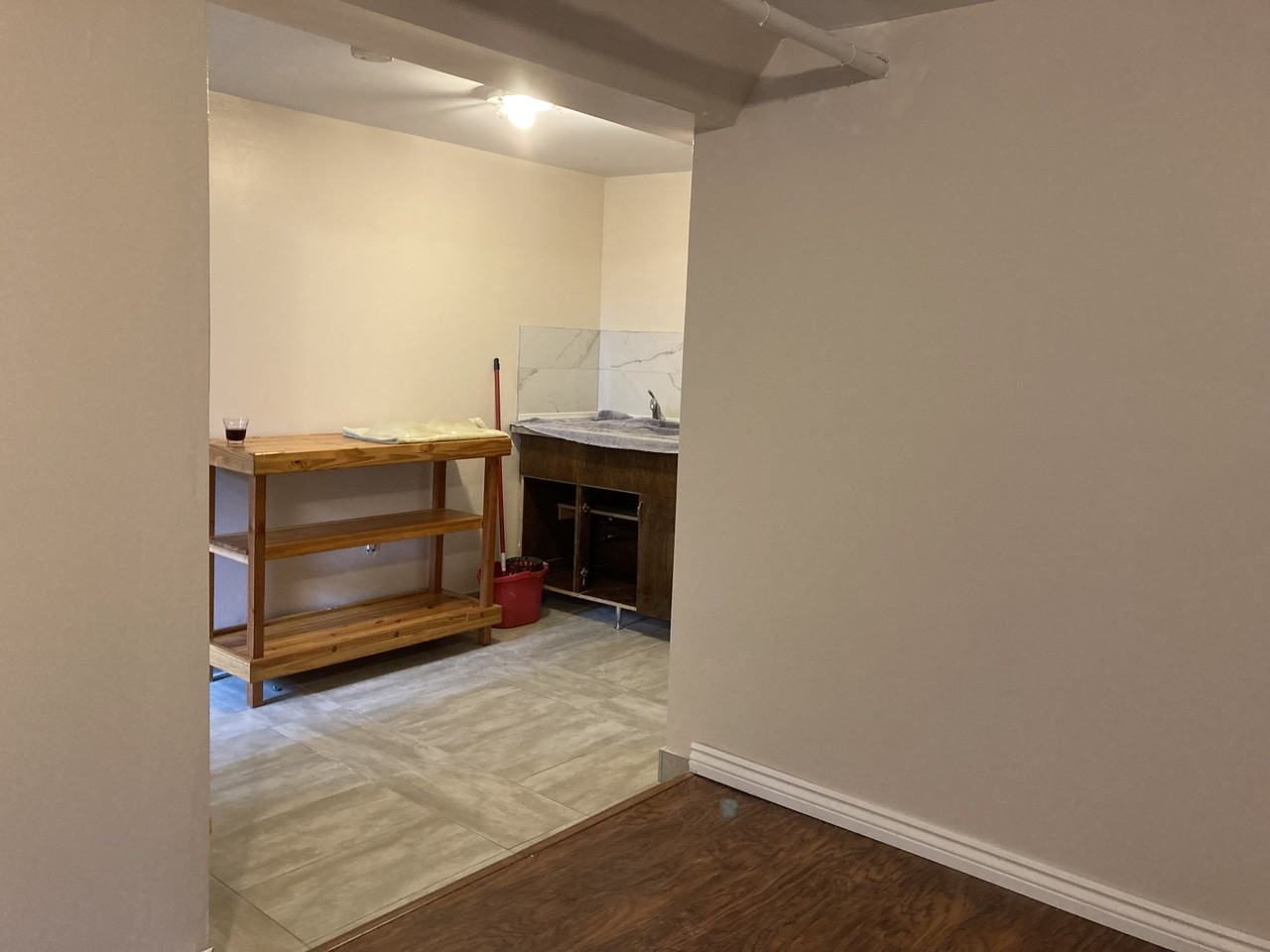 866 56e Avenue - Photo 2 of 6