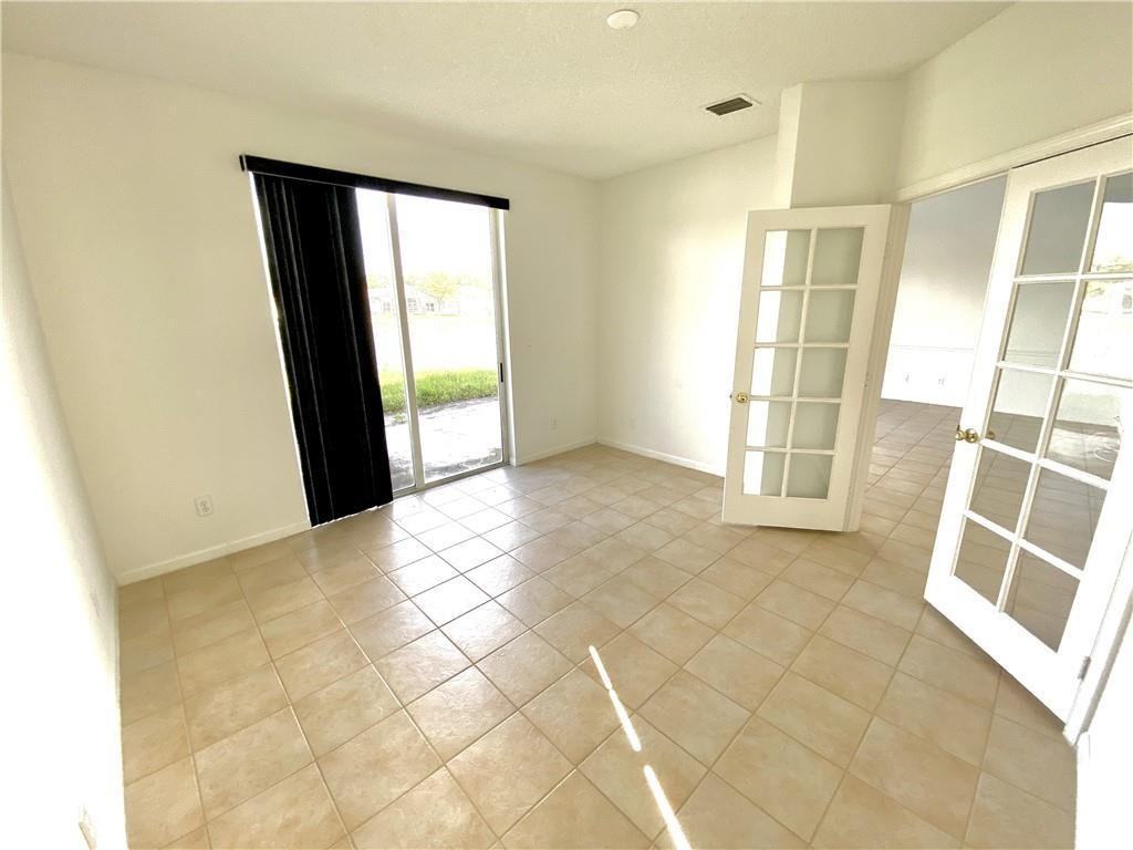 11135 Northwest 46th Drive - Photo 5 of 7