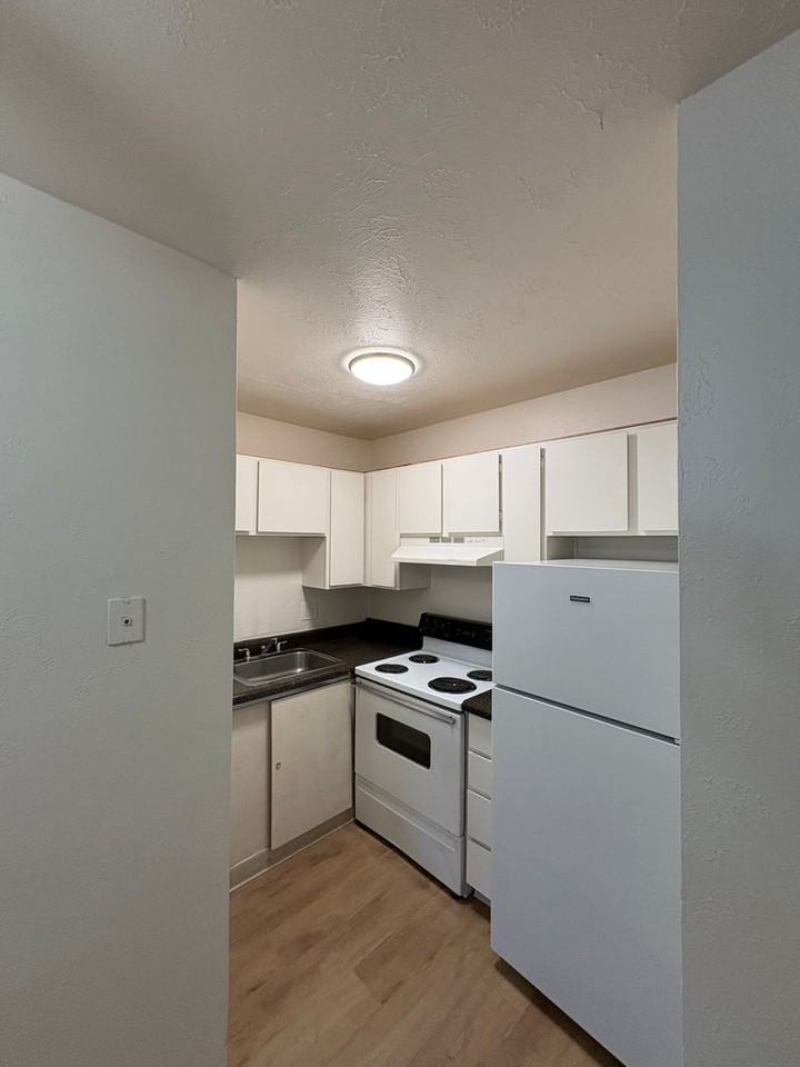Caledonian Apartments - Photo 5 of 29