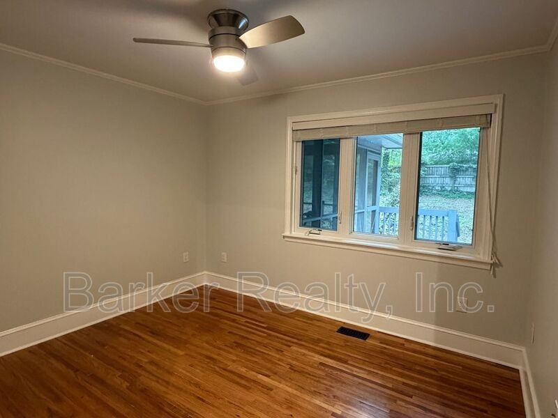 401 Barclay Rd - Photo 6 of 18