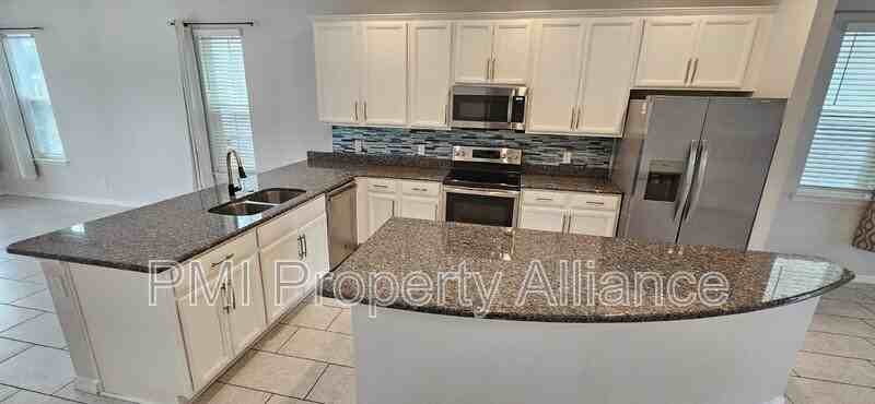 202 Aberdeen St - Photo 2 of 24