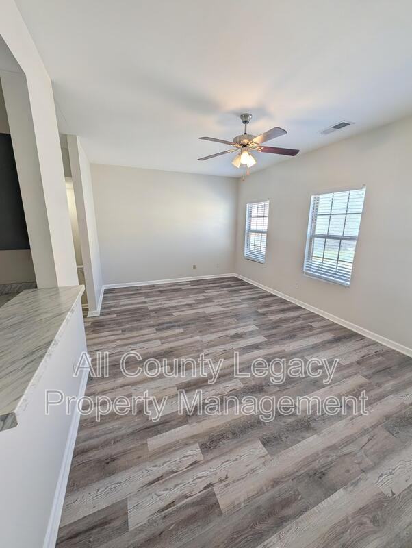 6381 Redan Sq - Photo 3 of 11