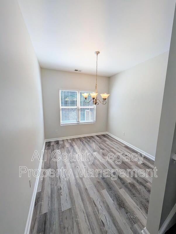 6381 Redan Sq - Photo 5 of 11