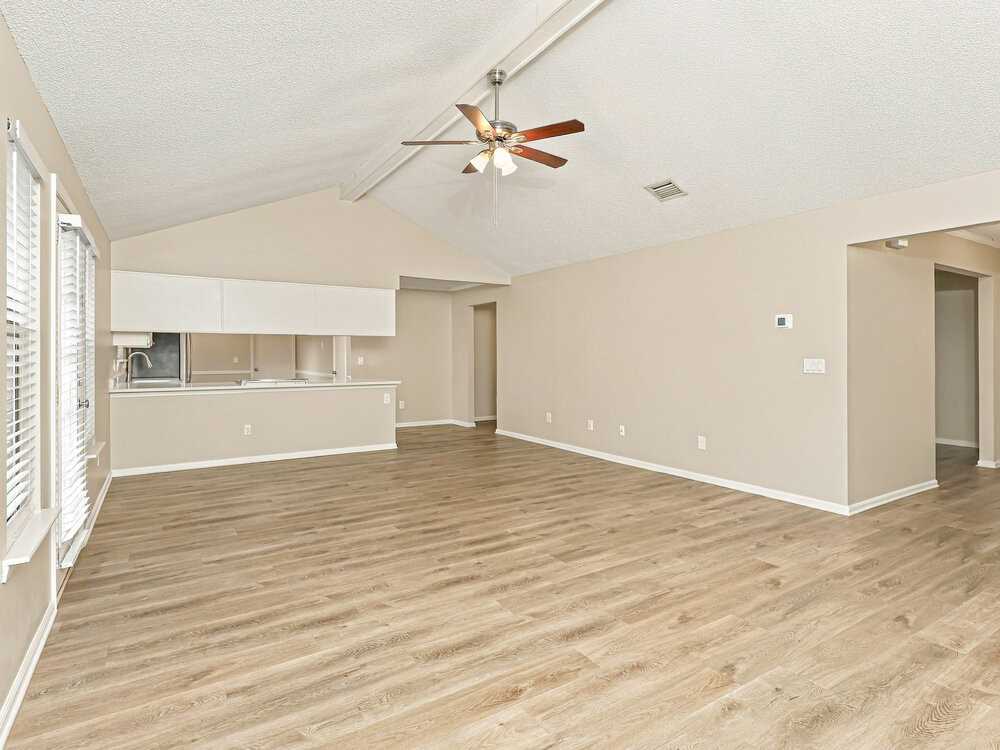 5537 Blackjack Grove Ln - Photo 4 of 16