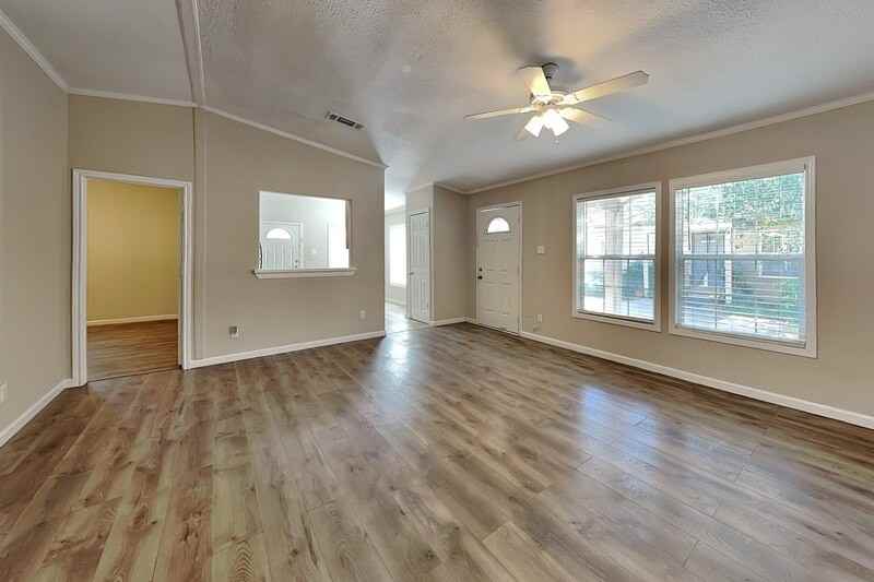13753 Biggs St - Photo 2 of 16