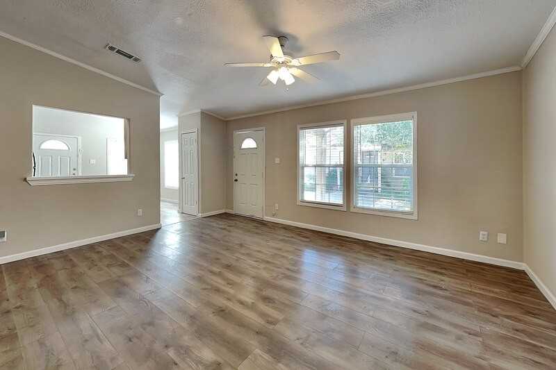 13753 Biggs St - Photo 3 of 16