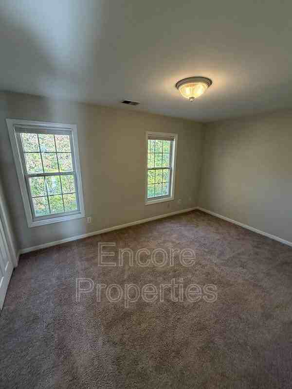 4727 Tanglewood Oaks St - Photo 6 of 10