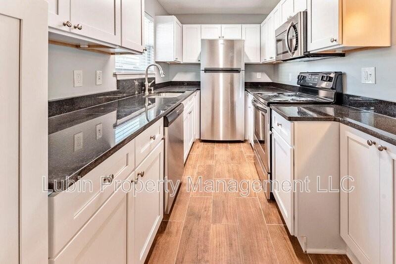 1616 Monroe Ave #7 - Photo 4 of 10